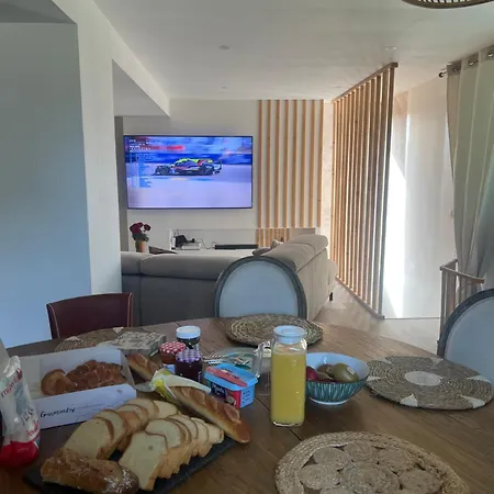 Homestay Vieux Bourg Guecelard