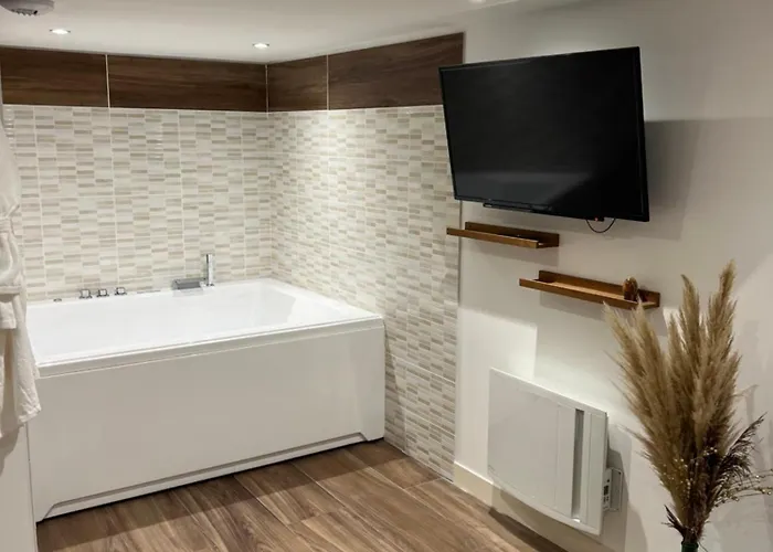 Vieux Bourg * Guecelard